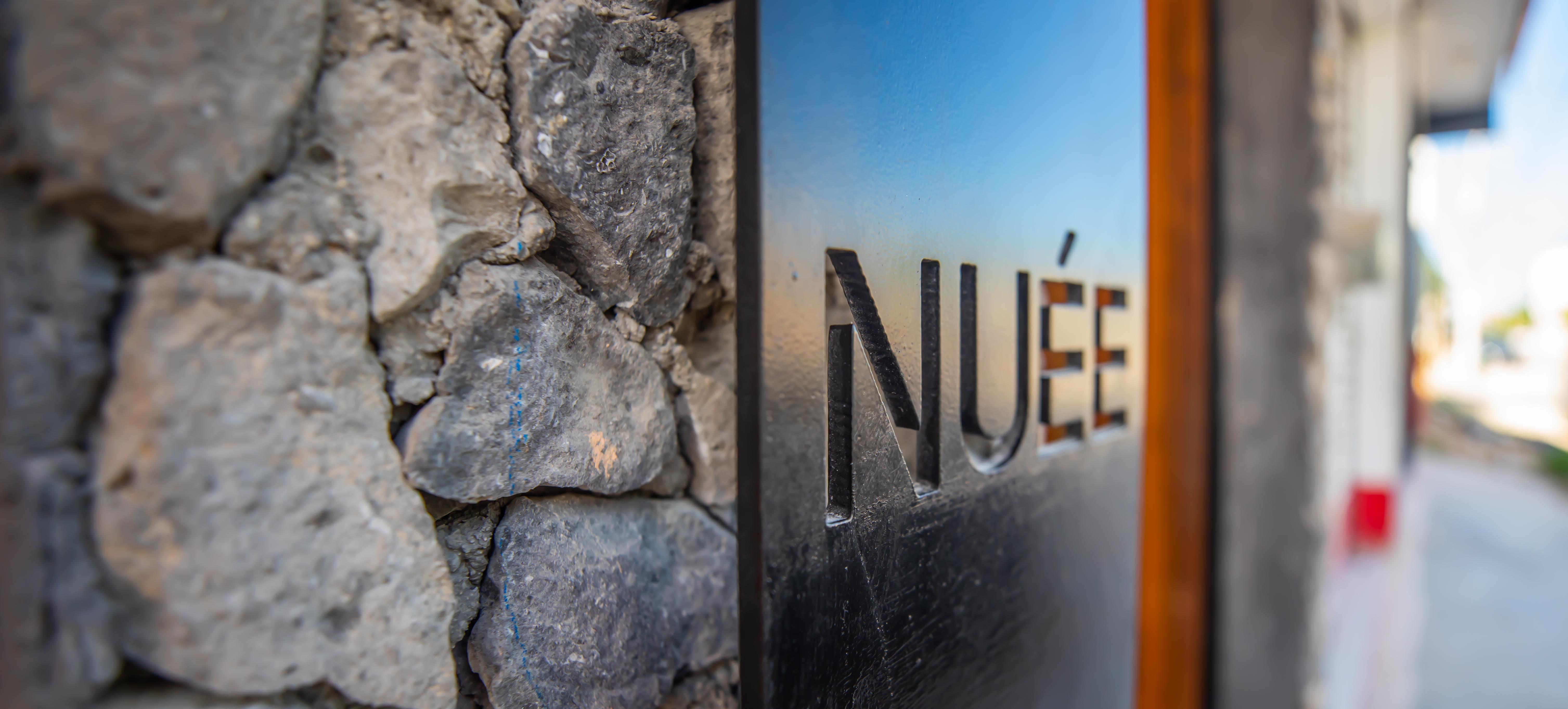 Nuee Hotel & Beach Club 툴룸 외부 사진